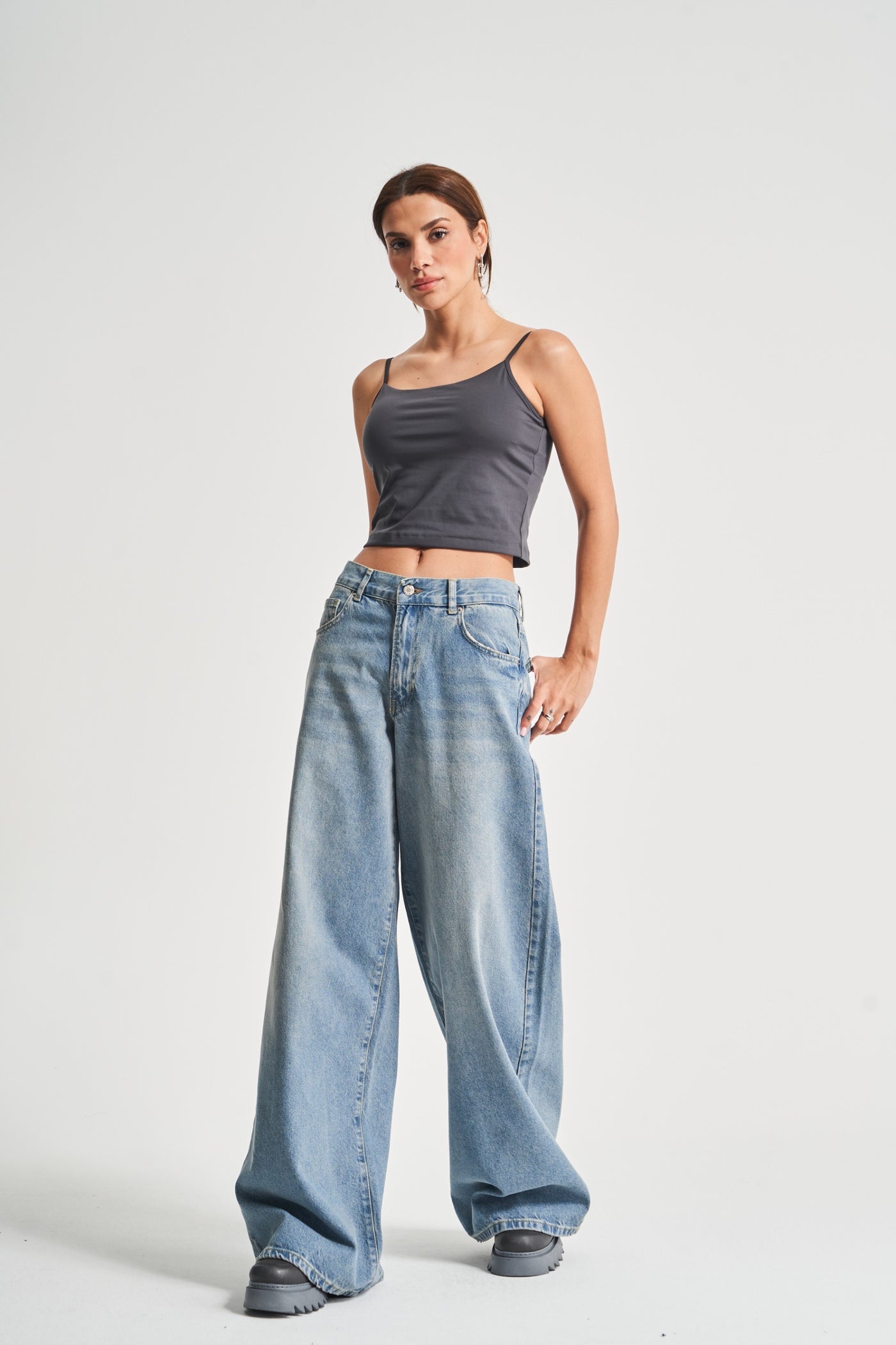 AGUATE WIDE-LEG MID-RISE JEANS