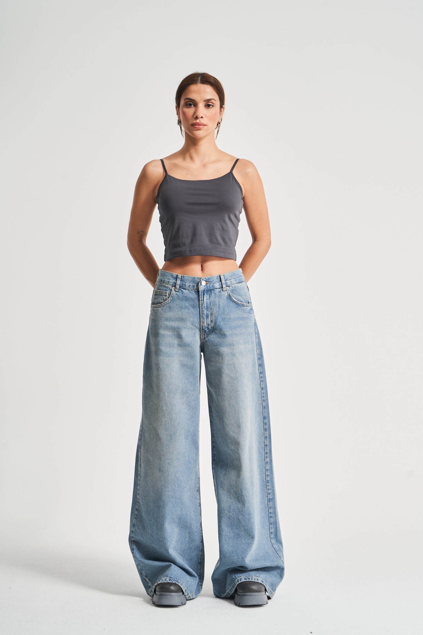 AGUATE WIDE-LEG MID-RISE JEANS
